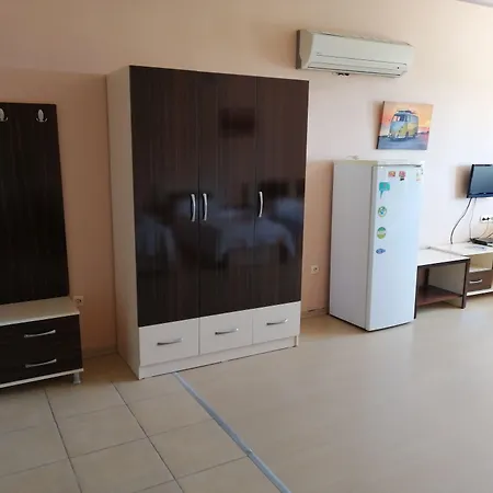 מלון דירות Mina 3*
